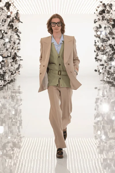 Look 8